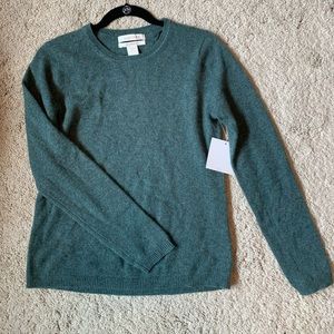 NWT cashmere crew neck sweater ✨
